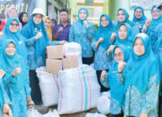 Ketua TP-PKK Sumbar Serahkan Bantuan Untuk Korban Galodo di Palembayan