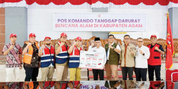 Komut PT Semen Padang Serahkan Bantuan Banjir Bandang Palembayan 9 Komut PT Semen Padang Serahkan Bantuan Banjir Bandang Palembayan