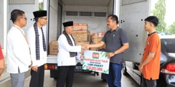 Kota Solok Terima 1.091 Paket Bantuan Alat Tulis dari Grandmedia 13 Kota Solok Terima 1.091 Paket Bantuan Alat Tulis dari Grandmedia