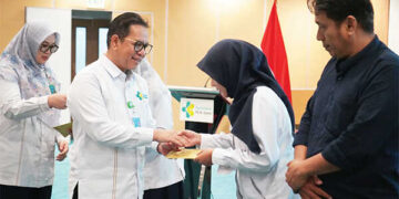 RSUP Dr. M. Djamil Tunjukkan Kepedulian, Salurkan Bantuan bagi 149 Pegawai Terdampak Banjir Bandang