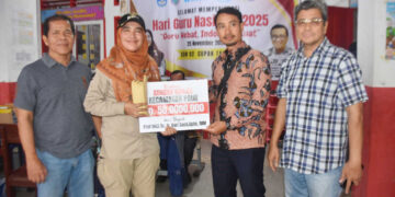 Mantan Dirut PT Semen Padang Dwi Soetjipto Kirimkan Bantuan Rp50 Juta untuk Korban Banjir Bandang Pauh 9 Mantan Dirut PT Semen Padang Dwi Soetjipto Kirimkan Bantuan Rp50 Juta untuk Korban Banjir Bandang Pauh