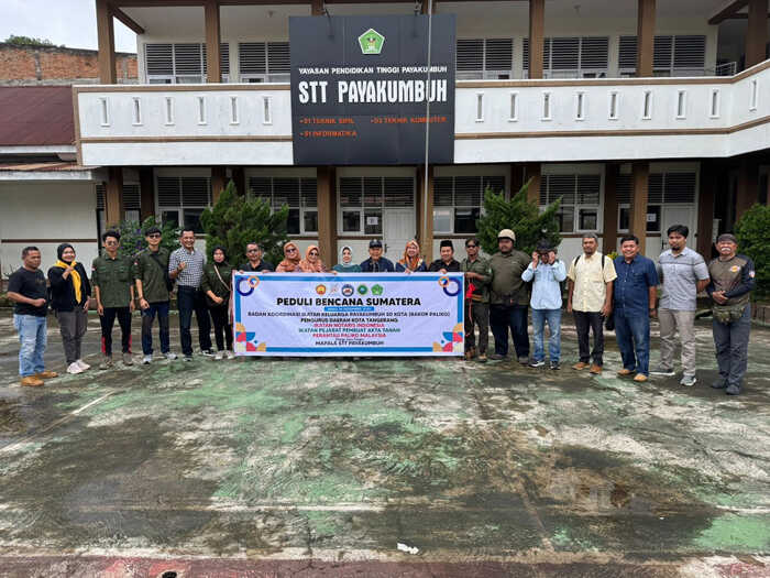 Mapala STT, Payakumbuh Salurkan Bantuan Korban Bencana 1 SALURKAN BANTUAN—Mapala STT Payakumbuh poto bersama jelang menyalurkan bantuan untuk korban bencana alam tanah bergerak dan longsor di Limapuluh Kota.