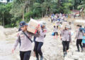 Menembus Daerah yang Terisolasi Akibat Bencana, Kapolda Sumbar Pastikan Bantuan Logistik Tersalurkan untuk Warga