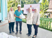 PINDRA DPR RI Salurkan Bantuan untuk Ibu dan Anak Korban Banjir Bandang di Palembayan