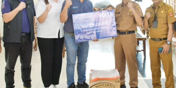 BANTUAN LOGISTIK— Pemerintah Kabupaten Agam menerima bantuan logistik dari PT Voith Paper Rolls Indonesia bagi masyarakat terdampak bencana, Senin (29/12).