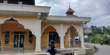 Tengah Beristirahat di Masjid, Pelaku Penggelapan Mobil Dicokok Polisi 13 Tengah Beristirahat di Masjid, Pelaku Penggelapan Mobil Dicokok Polisi