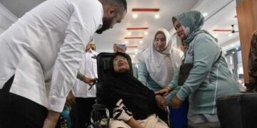 Penyandang Disabilitas Dapat Kursi Roda Baru dari Wako 13 Penyandang Disabilitas Dapat Kursi Roda Baru dari Wako