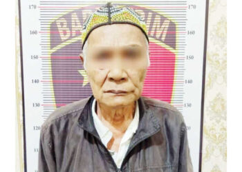 DITANGKAP— Kepolisian Resor Limapuluh Kota mengamankan seorang pria berinisial S (66) yang diduga melakukan pencabulan terhadap empat anak di bawah umur.