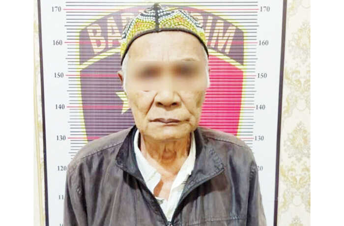 Pria Gaek Cabuli 4 Bocah, Manfaatkan Situasi anak-anak Jajan di Warung 1 DITANGKAP— Kepolisian Resor Limapuluh Kota mengamankan seorang pria berinisial S (66) yang diduga melakukan pencabulan terhadap empat anak di bawah umur.