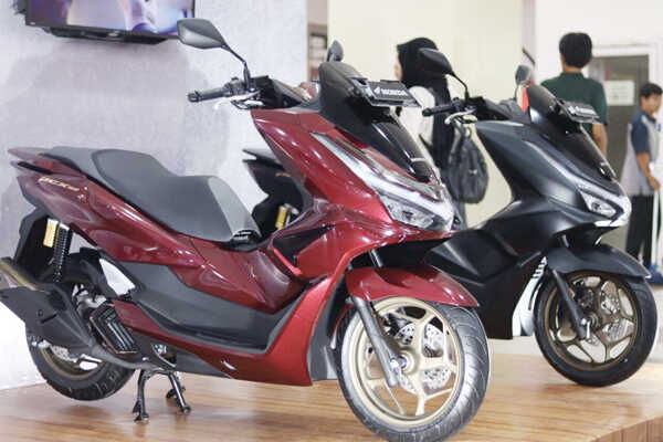 Promo Gebyar Akhir Tahun, Menara Agung Berikan Potongan Harga dan Bonus Aksesoris untuk Pembelian PCX 1 PROMO—Menara Agung mengadakan promo untuk setiap pembelian New Honda PCX160.