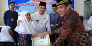 Serahkan BLT, Wabup Pasaman Tekankan Manfaatkan dengan Bijak