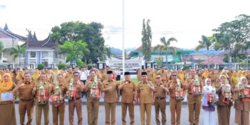 Bupati Welly Suhery Ingatklan ASN, Tidak Sungguh-sungguh dalam Pekerjaan, Silahkan Mundur! 9 Bupati Welly Suhery Ingatklan ASN, Tidak Sungguh-sungguh dalam Pekerjaan, Silahkan Mundur!