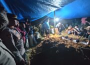 Dimakamkan Usai Autopsi, Keluarga Desak Polisi Ungkap Kasus Guru Pensiunan Tewas di Halaman Rumah