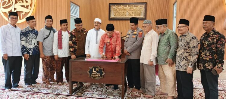 Wakil Walikota Payakumbuh Saat meresmikan masjid musafir