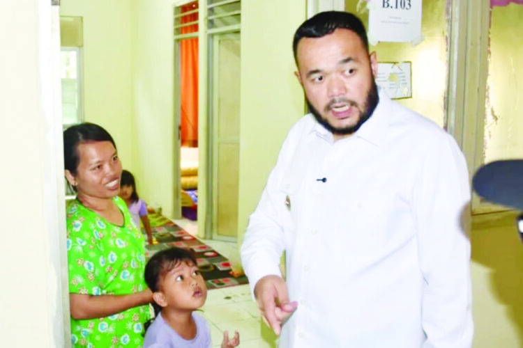 CEK KESIAPAN RUSUNAWA— Wali Kota Padang Fadly Amran meninjau langsung kesiapan Rusunawa yang terletak di belakang Perumahan Nelayan, Kecamatan Koto Tangah. Lokasi ini sebelumnya juga menjadi titik pengungsian darurat bagi warga saat bencana terjadi.