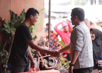 Korban Terdampak Banjir, Wako Salurkan Bantuan untuk Warga di Koto Panjang