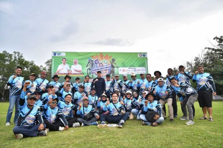 Sawahlunto Maju Gowes Adventure, Dorong Sport Tourism dan Kepedulian Sosial 1 GOWES— Wali Kota Sawahlunto, Riyanda Putra, menghadiri kegiatan pengundian dan penyerahan hadiah doorprize event Sawahlunto Maju Gowes Adventure yang dipusatkan di Camping Ground Kandi.
