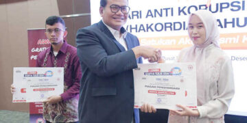 Puncak Peringatan HAKORDIA 2025, Satukan Aksi Basmi Korupsi, Semen Padang Umumkan Juara Lomba Esai 13 Puncak Peringatan HAKORDIA 2025, Satukan Aksi Basmi Korupsi, Semen Padang Umumkan Juara Lomba Esai