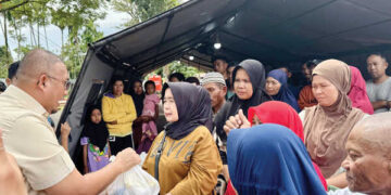 Andre Rosiade Kunjungi Pengungsi Korban Banjir Bandang Padang di Rusus Nelayan, Serahkan Bantuan dan Tegaskan Komitmen Pemerintah Pusat 13 Andre Rosiade Kunjungi Pengungsi Korban Banjir Bandang Padang di Rusus Nelayan, Serahkan Bantuan dan Tegaskan Komitmen Pemerintah Pusat
