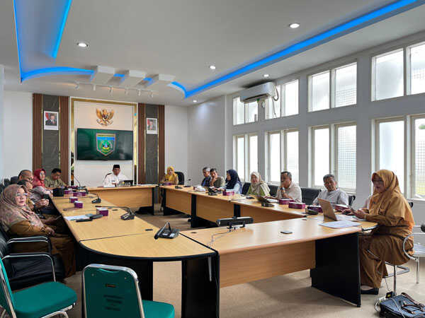 Wujudkan Pangan Aman, Padang Panjang Jalani Verifikasi Akhir BBPOM 1 VERIFIKASI— Pemerintah Kota Padang Panjang menjalani tahapan verifikasi akhir dalam Penilaian Kabupaten/Kota Pangan Aman yang diselenggarakan Balai Besar Pengawas Obat dan Makanan (BBPOM) Padang.