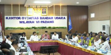 Mahyeldi Minta Dukungan Komisi V DPR RI, 154 Ruas Jalan, 124 Jembatan dan Puluhan Prasarana Air Bersih Rusak 13 Mahyeldi Minta Dukungan Komisi V DPR RI, 154 Ruas Jalan, 124 Jembatan dan Puluhan Prasarana Air Bersih Rusak