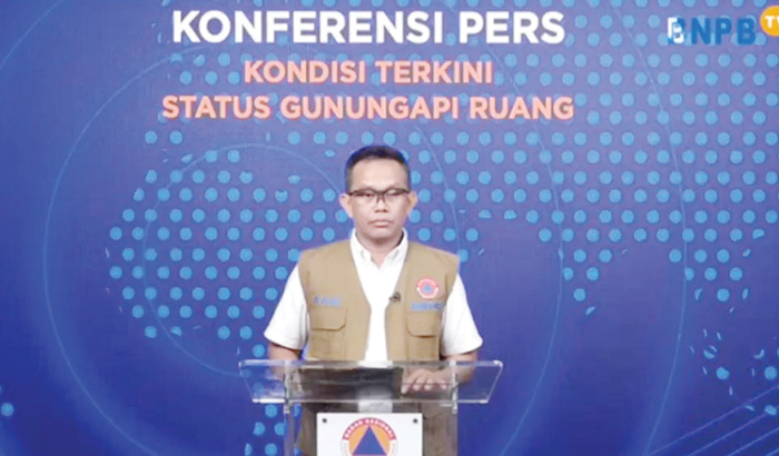 KONFERENSI PERS— Abdul Muhari selaku Kepala Pusat Data, Informasi, dan Komunikasi Kebencanaan BNPB saat konferensi pers.