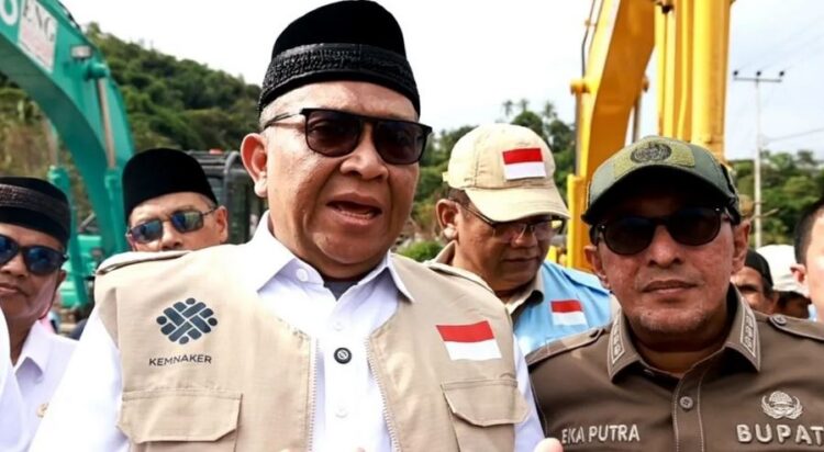KUNJUNGAN KERJA— Wakil Menteri Ketenagakerjaan Afriansyah Noor melakukan kunjungan kerja ke Nagari Guguak Malalo, Kecamatan Batipuh Selatan, Kabupaten Tanah Datar.