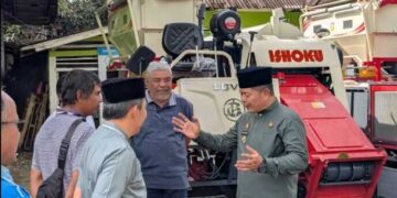 Bupati Welly Gercep dan Sukses Gaet Bantuan Pusat, Alsintan Modern Sampai di Pasaman 13 Bupati Welly Gercep dan Sukses Gaet Bantuan Pusat, Alsintan Modern Sampai di Pasaman