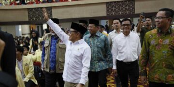 Dilepas Menteri Koordinator Pemberdayaan Masyarakat, UNP Turunkan Ribuan Mahasiswa Ikuti KKN di Lokasi Bencana