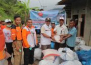 Salurkan Bantuan Bencana DPD PKS Pessel Bergerak Bersama untuk Misi Kemanusian