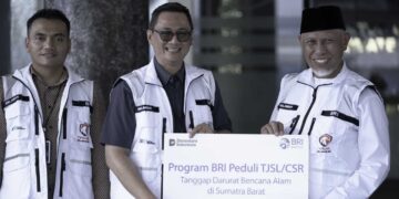 Relawan Elang BRI Serahkan Bantuan Bencana kepada Gubernur Sumbar, Totalnya Mencapai Rp850 Juta