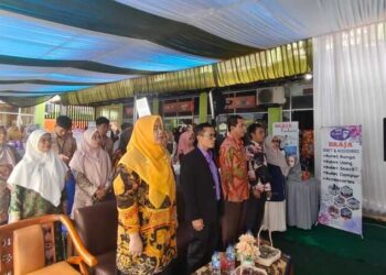 UNJUK KARYA— Siswa dan siswi SMKN 2 Padang menggelar Unjuk Karya Produk Kreativitas Tahun 2025 sebagai ajang menampilkan hasil proyek kewirausahaan berbasis kreativitas.