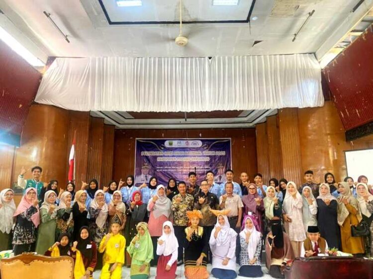 Festival HAN 2025, Hadirkan Ruang Kreatif Generasi Muda 1 RUANG KREATIF— Dinas Sosial Pemberdayaan Perempuan dan Perlindungan Anak (Dinsos P3A), Padangpariaman menghadirkan ruang kreatif bagi generasi muda.