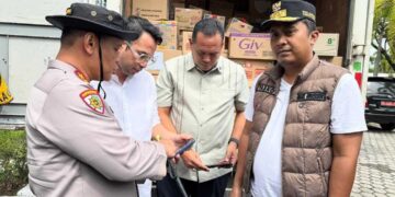 Bertemu Utusan UKP, Wako Pariaman Serahkan Bantuan Korban Bencana Alam