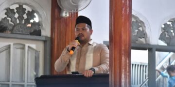 HADIRI TRADISI BARALEK SURAU— Wakil Wali Kota Sawahlunto Jeffry Hibatullah memberikan sambutan saat menghadiri dan mengapresiasi pelaksanaan tradisi baralek surau di Surau Istiqomah Desa Talawi Hilie.