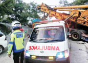 Rem Blong, Truk Pengangkut Alat Berat Picu Tabrakan Beruntun di Sitinjau Lauik, 5 Kendaraan Ditabrak, Salah Satunya Terjun ke Jurang
