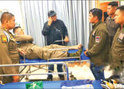 Bubarkan Massa, Patroli Subuh Berujung Ricuh, Ngeri! Anggota Satpol PP Padang Patah Kaki Ditabrak Massa