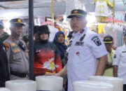 Tim Gabungan Disdag Tata Ulang Pedagang Fase VII Pasar Raya Padang