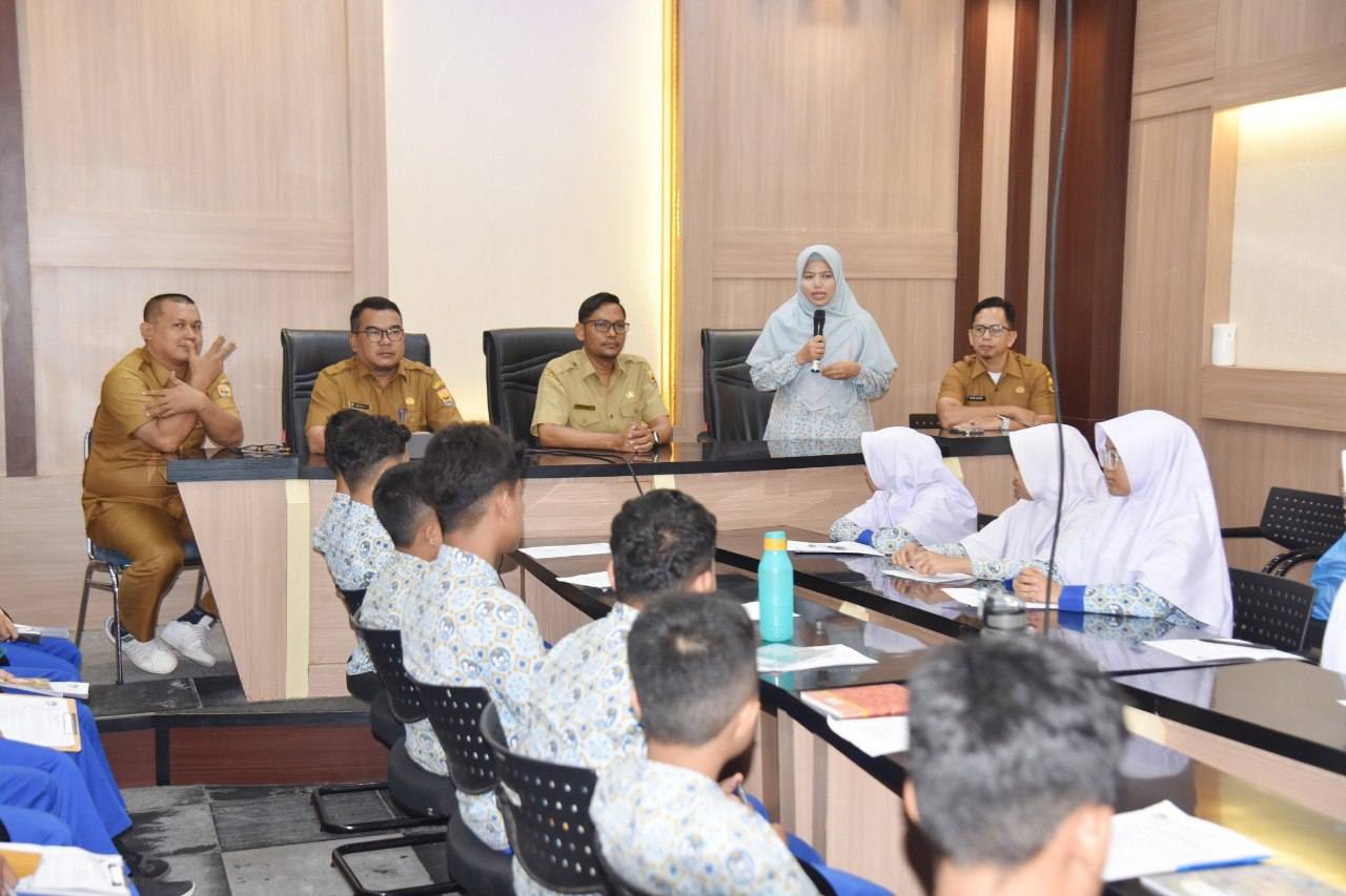 Diskominfo Ajak Pelajar SMP NIBIIS Bijak Bermedsos