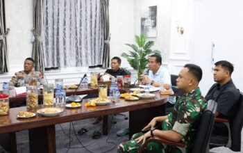 1 foto walikota saat laporkan dari dampak bencana