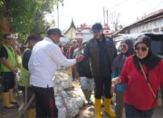 Pascabanjir Susulan, ASN Pemko Bersihkan Drainase Kampung Lapai, Wako Minta Korban Terdampak Segera Pindah ke Rusunawa