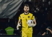 Transfer Mengejutkan! Maarten Paes Dikabarkan Gabung Ajax, Buka Jalan Pemain Indonesia Mentas di Liga Champions