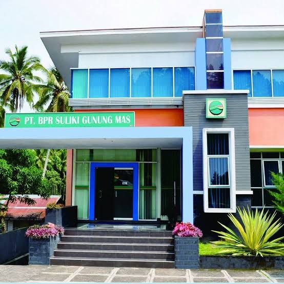 BPR—Kantor PT Bank Perekonomian Rakyat Suliki Gunung Mas yang izin usahanya sudah dicabut oleh OJK.