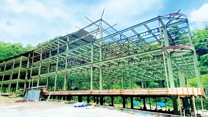 Pemprov Sumbar Bakal Bongkar Paksa Bangunan Ilegal di Lembah Anai