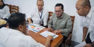 Bupati Tanah Datar Terima Kunjungan Dirjen SDA Kementeria PU 9 PERTEMUAN— Dirjen Sumber Daya Air (SDA) Kementrian PU Dwi Purwantoro, melakukan pertemuan dengan Bupati Tanah Datar Eka Putra di Kota Padangpanjang.