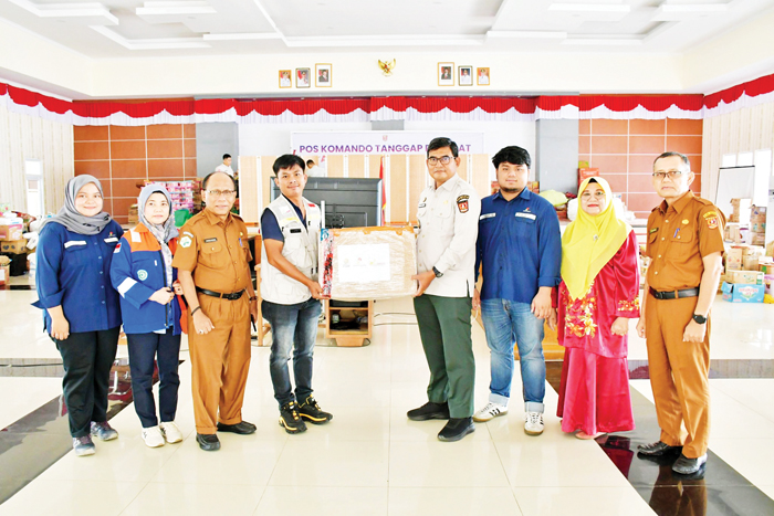 Ketua TP.PKK Agam Terima 226 Paket Dignity Kit Untuk Warga Terdampak Bencana Dari SKK Migas