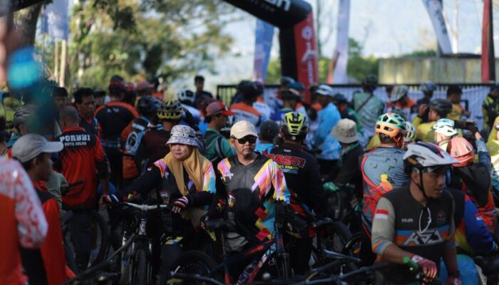 Ribuan Pesepeda Ikuti Gowes Adventure Jelajah Alam Solok
