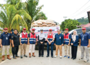 Pengerasan Jalan Alternatif Pascabanjir Bandang,  PT Semen Padang Salurkan 200 Zak Semen untuk Lambung Bukit