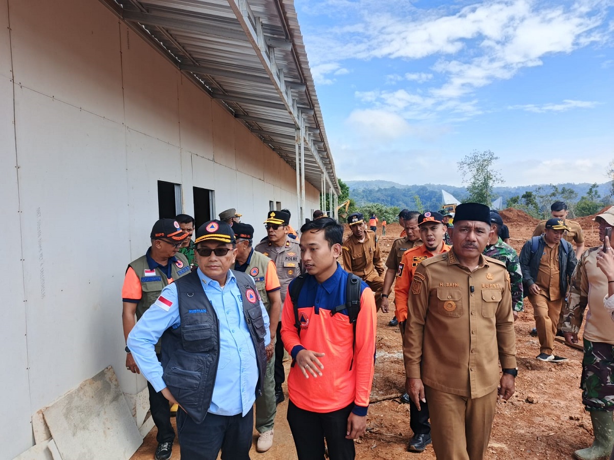 Sestama BNPB Tinjau Huntara