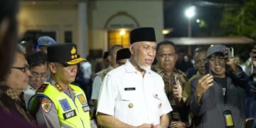 Sumbar Aman dan Kondusif Selama 2025, Gubernur Apresiasi Kinerja Polda 9 PEMANTAUAN PENGAMANAN NATARU— Gubernur Sumbar Mahyeldi Ansharullah dan Kapolda Sumbar Irjen Pol Gatot Tri Suryanta saat dalam momen pemantauan pengamanan Natal dan Tahun Baru (Nataru) 2025-2026 di Kota Padang, beberapa waktu lalu.